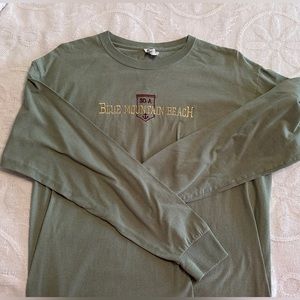 Long sleeved vacation tee